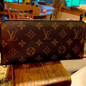 Louis Vuitton zip wallet